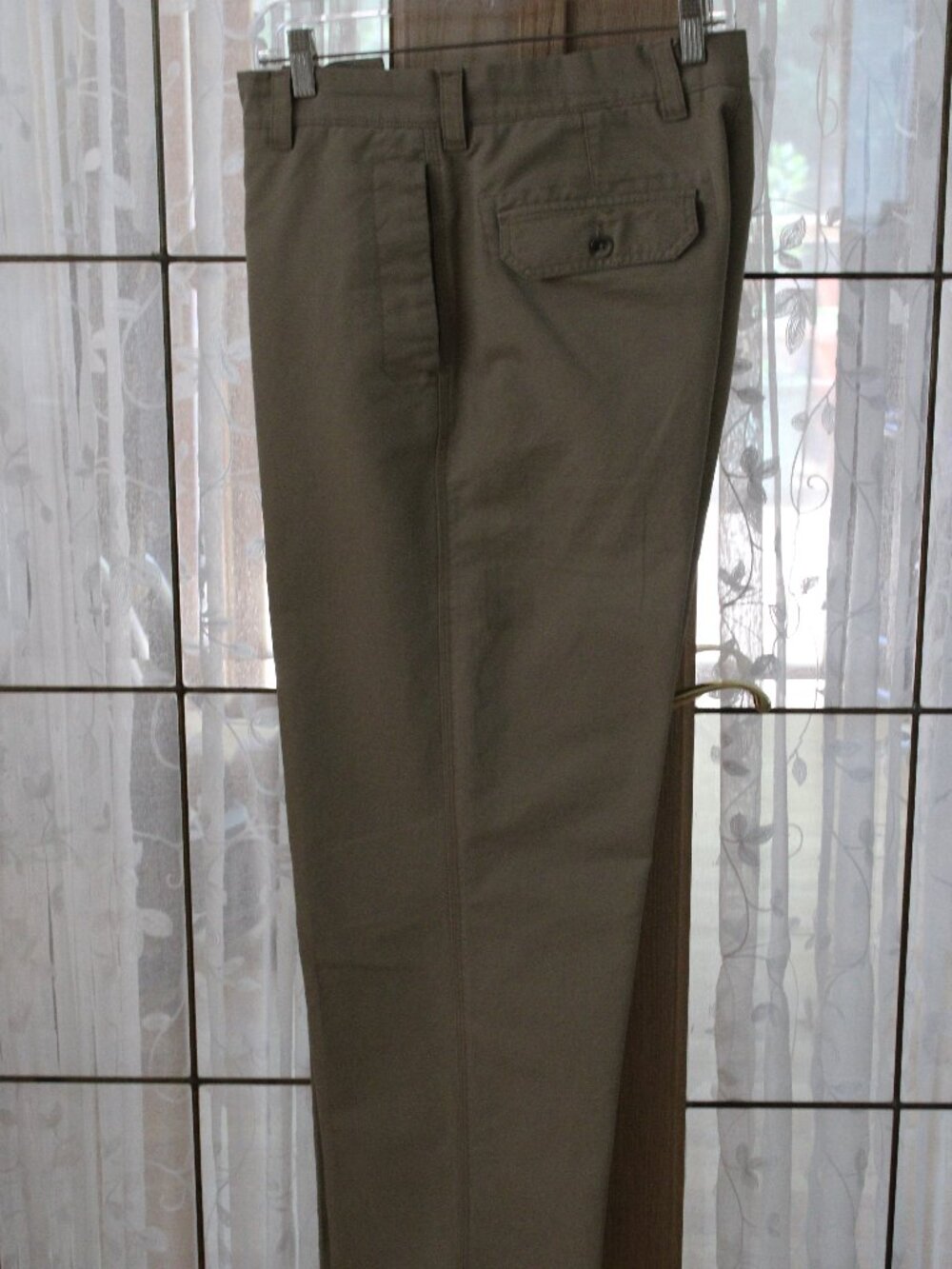 Izod Men pants Stright Leg Flat 34X32 Khaki Straight Leg 100% Cotton Shift